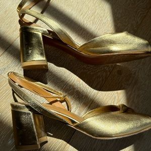 BY FAR gold sandal